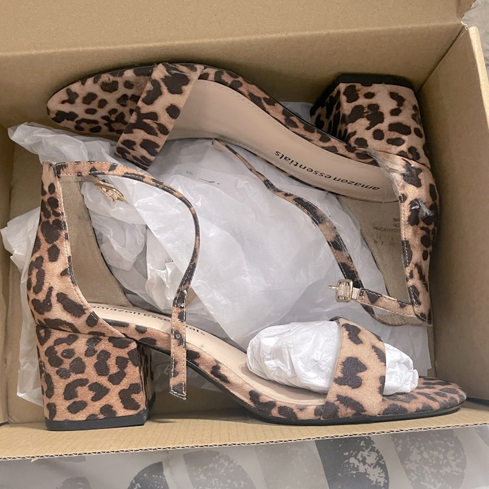 “NOLA” ANIMAL PRINT BLOCK HEELS